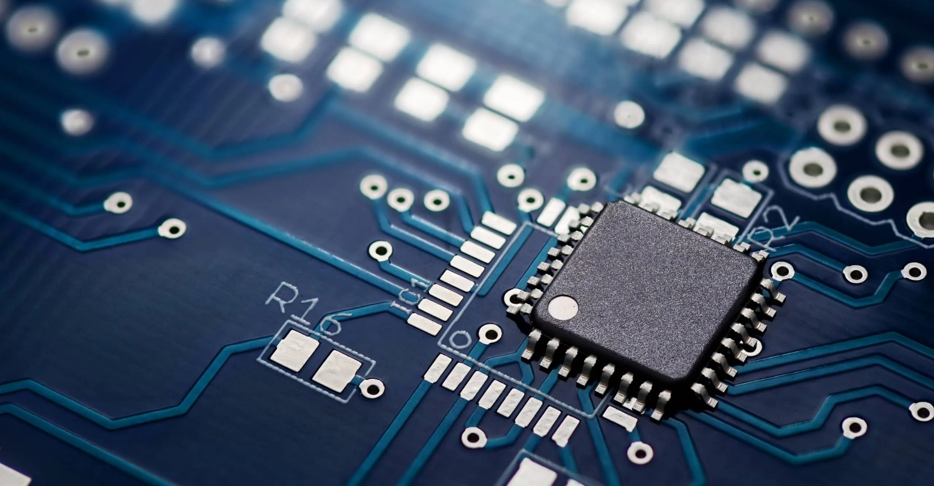 <span>原厂正品 正规授权</span>专注电子元器件推广和分销