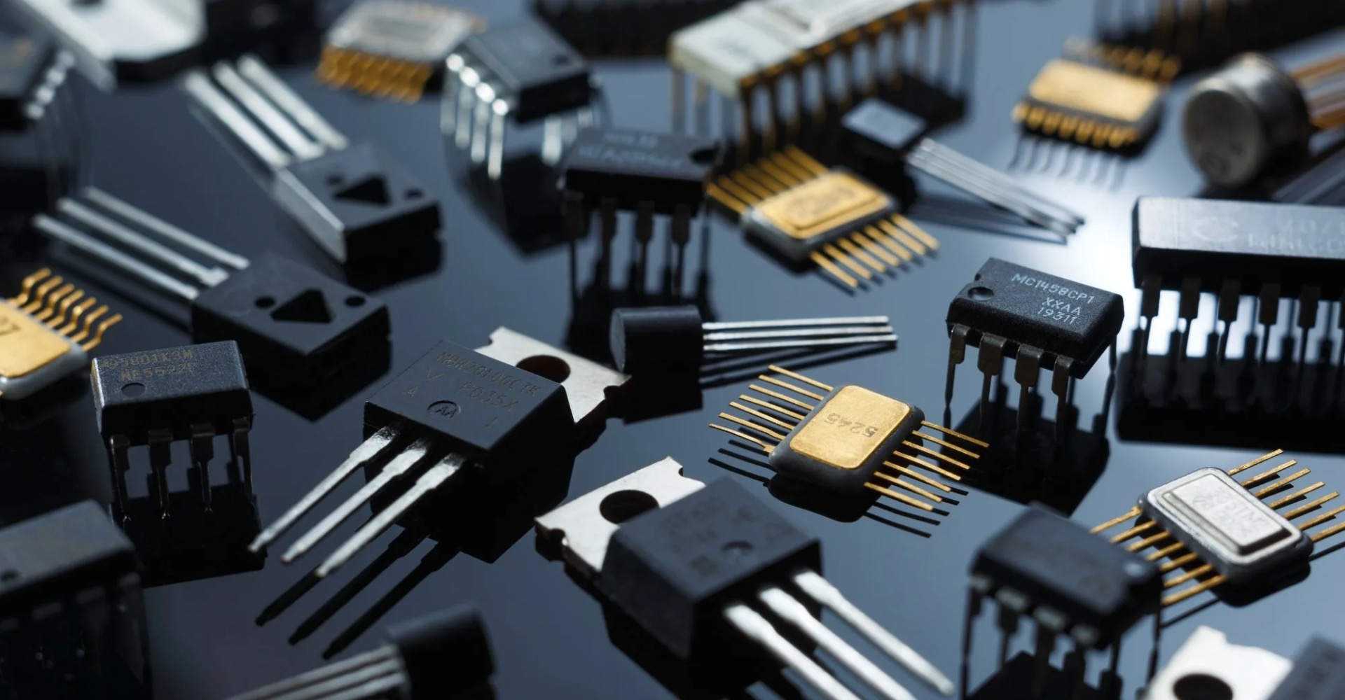 <span>专业的服务团队</span>提供技术和选品专业指导